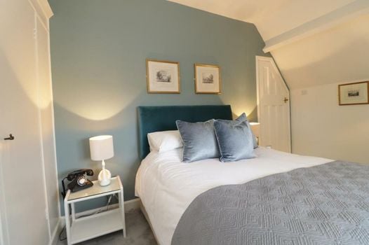 Leeds Castle Stable Courtyard Bed and Breakfast