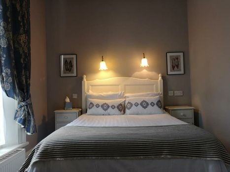 O'Neills Victorian Pub & Townhouse