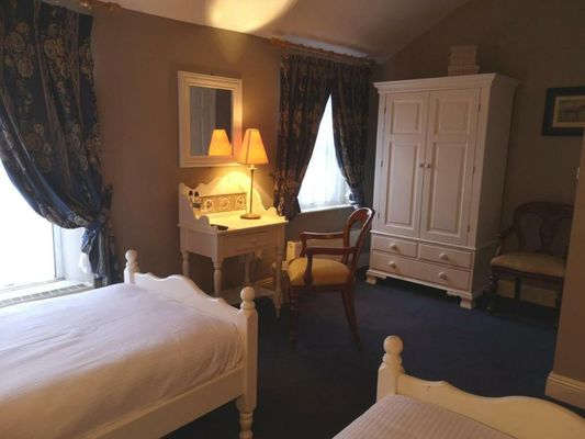 O'Neills Victorian Pub & Townhouse