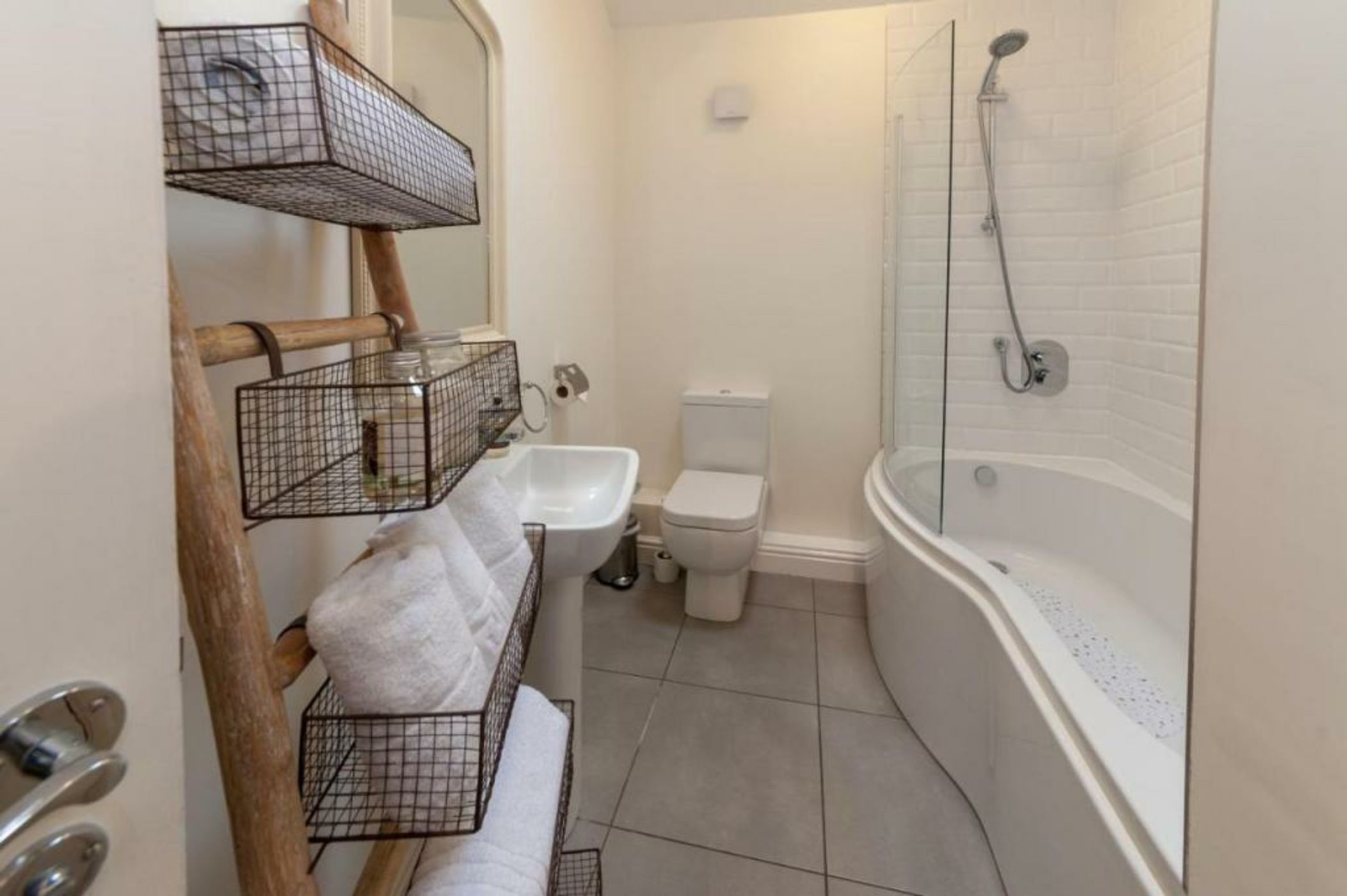 The Hare and Hounds, Levens