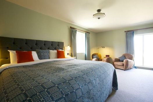 The Plume of Feathers