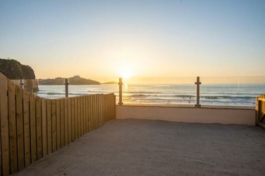 Tolcarne Beach Colonial Restaurant and Rooms