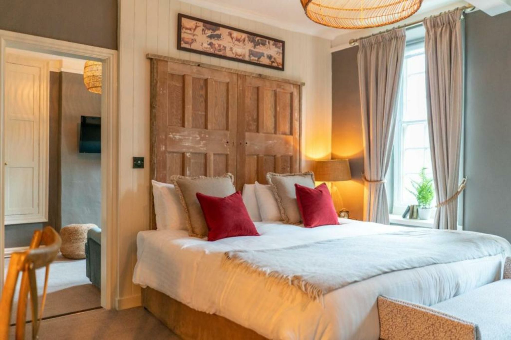 The George Inn & Plaine