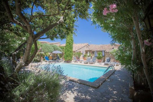 L'Enclos des Lauriers Roses