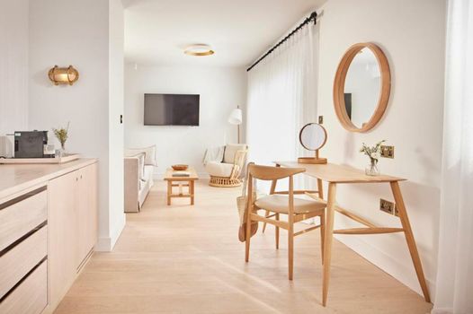 Moonfleet Manor Hotel