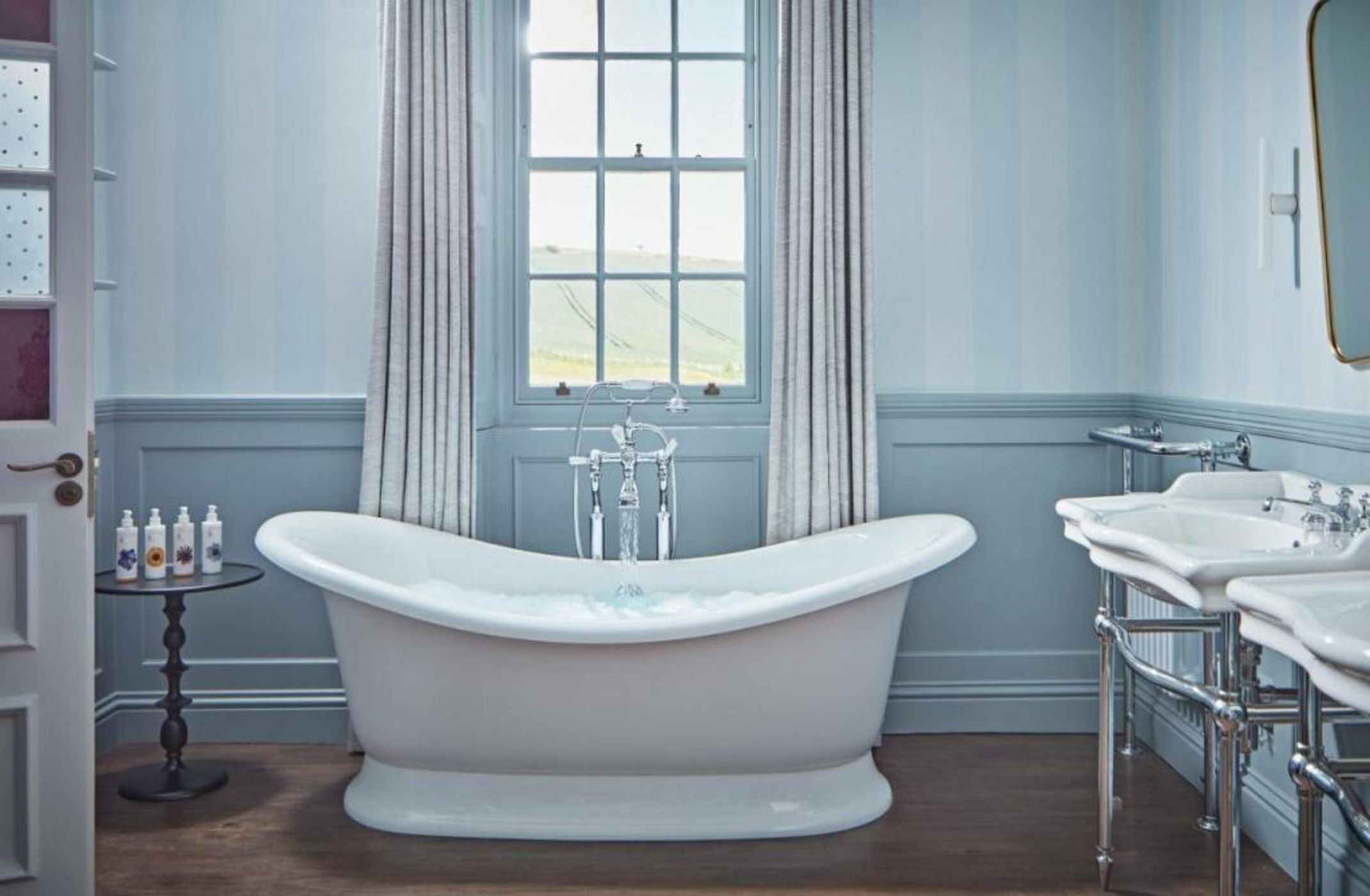 Moonfleet Manor Hotel