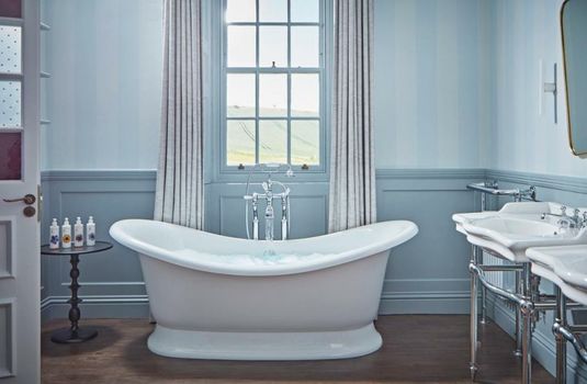 Moonfleet Manor Hotel