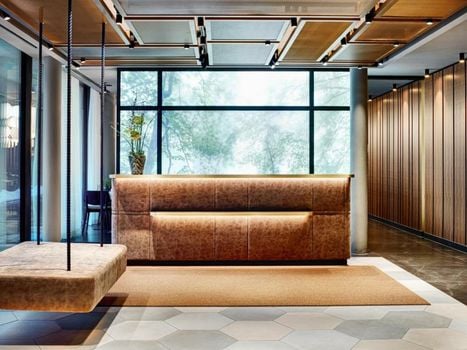 STAGE 12 Hotel by Penz