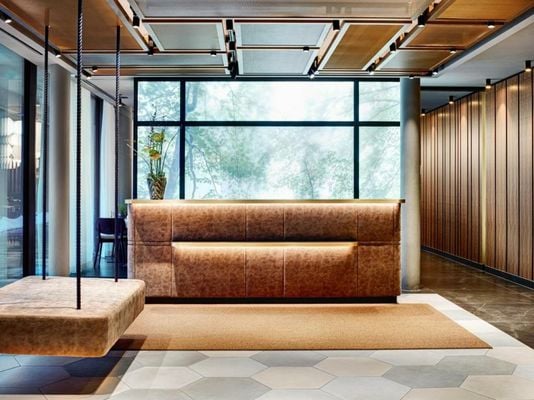 STAGE 12 Hotel by Penz