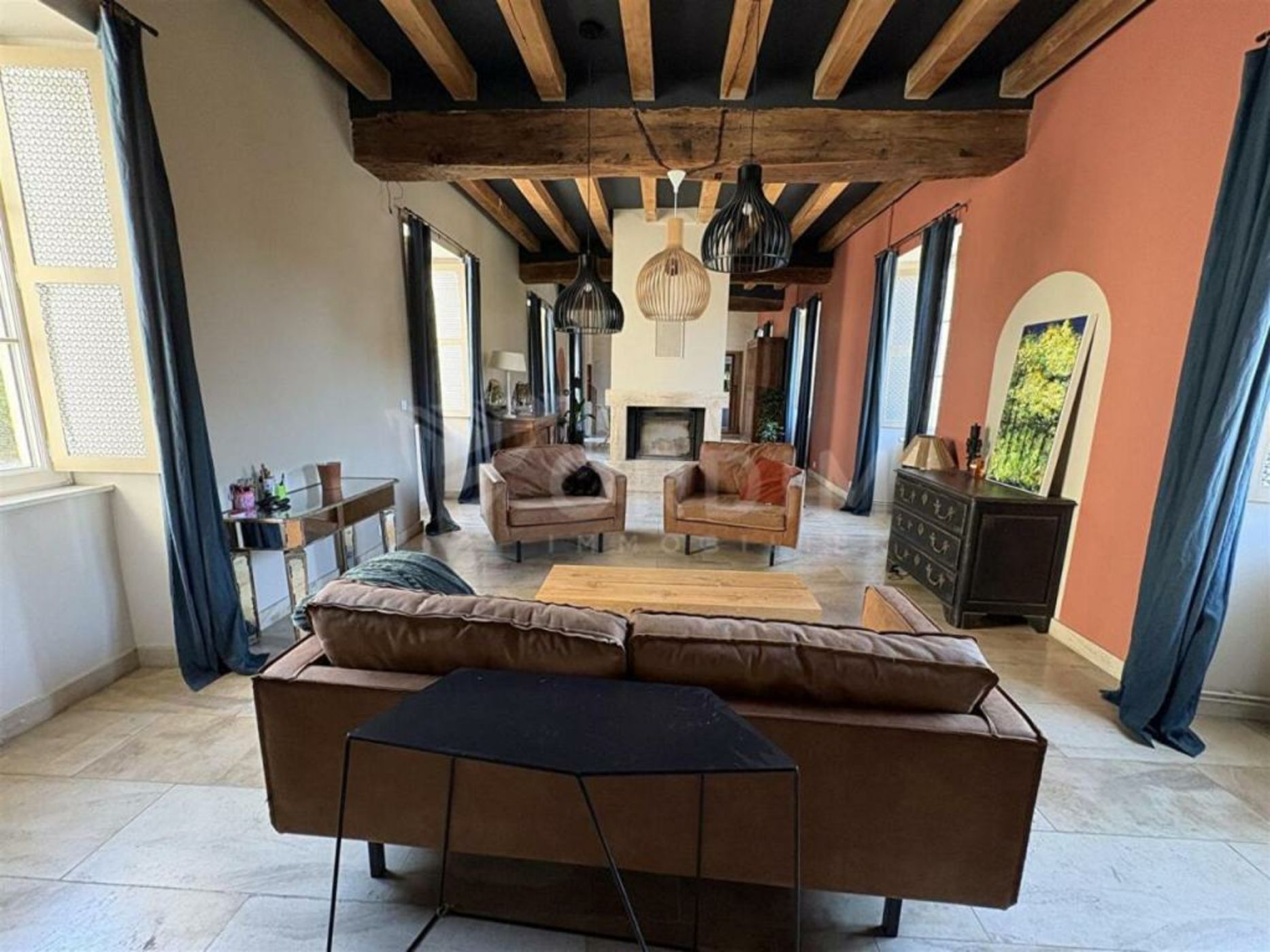 Logis Hostellerie des Clos et restaurant Bistrot des grands crus et Maison de la tour Chablis