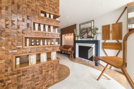 Logis Hostellerie des Clos et restaurant Bistrot des grands crus et Maison de la tour Chablis