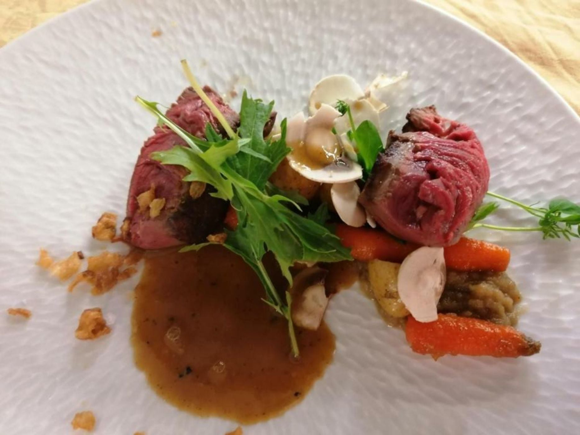 Logis Hostellerie des Clos et restaurant Bistrot des grands crus et Maison de la tour Chablis