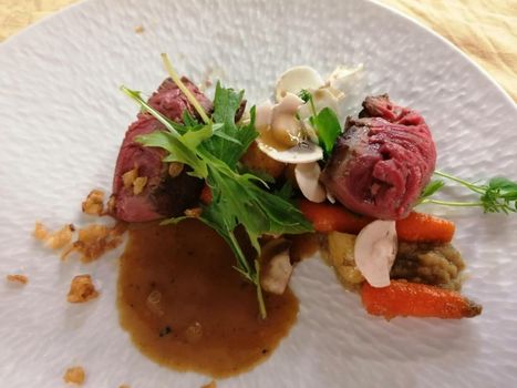 Logis Hostellerie des Clos et restaurant Bistrot des grands crus et Maison de la tour Chablis