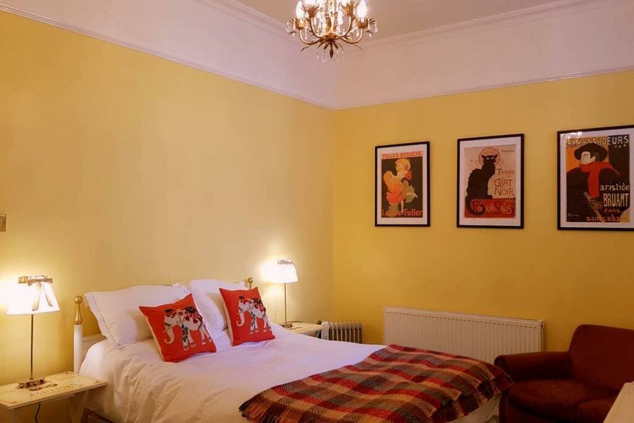 No 6 The Square Tearooms & Accommodation