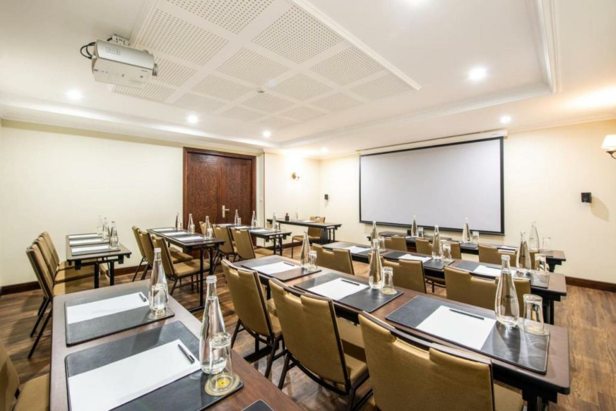 La Siesta Classic Ma May