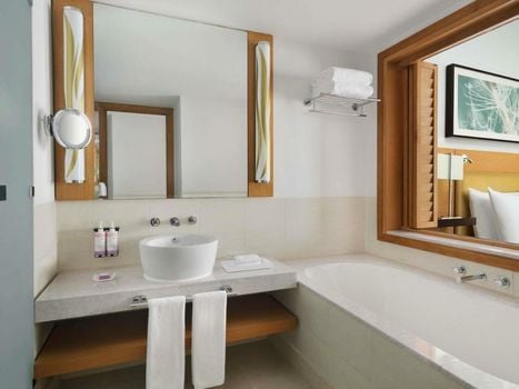 Mövenpick Hotel Jumeirah Beach