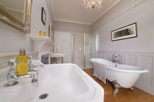 Lys-Na-Greyne Country House