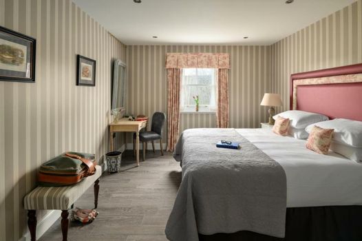 Meikleour Arms Hotel & Restaurant