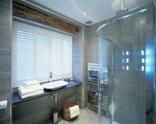 Cross Foxes - Bar Grill Rooms