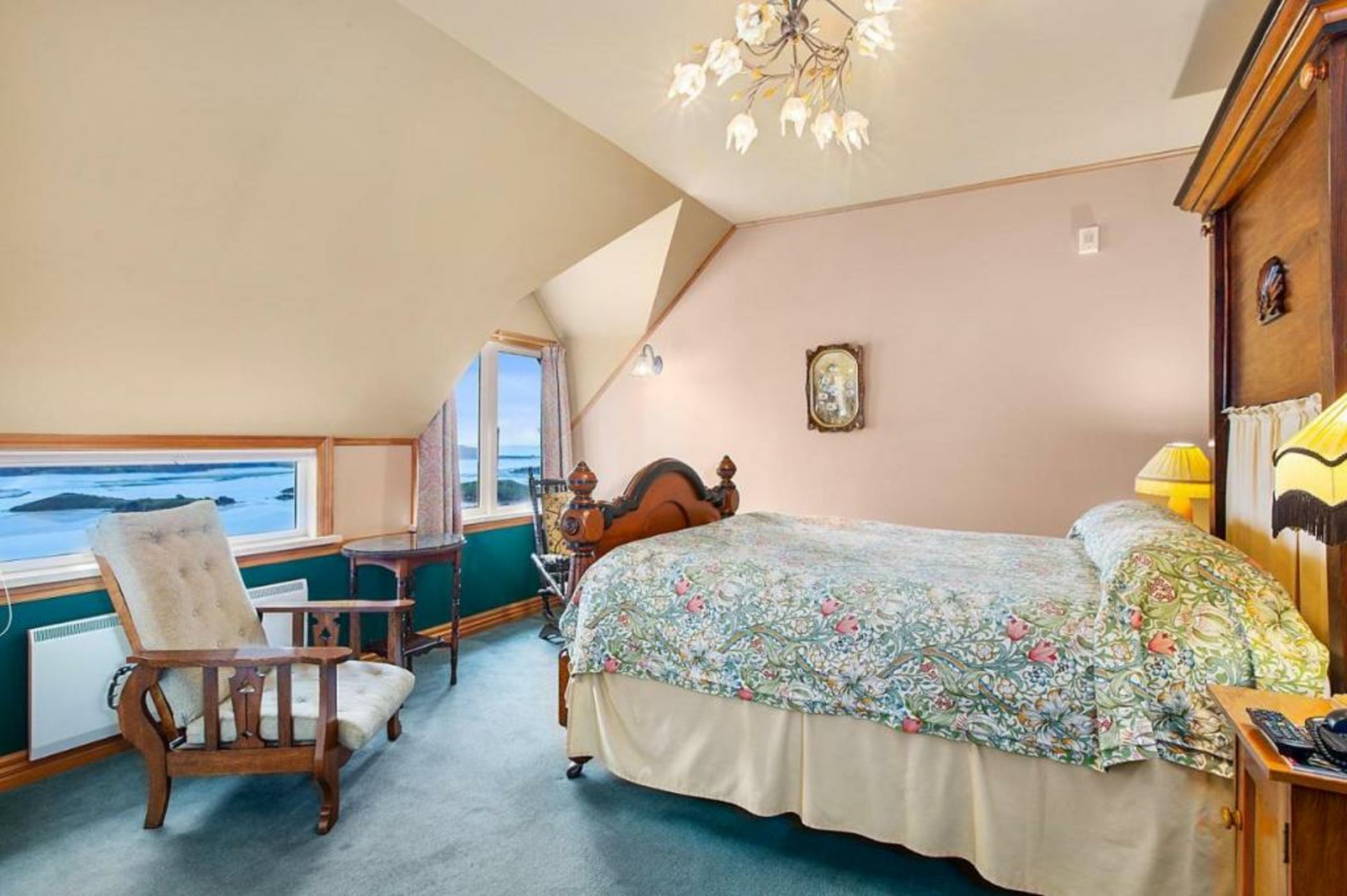 Larnach Lodge & Stable Stay