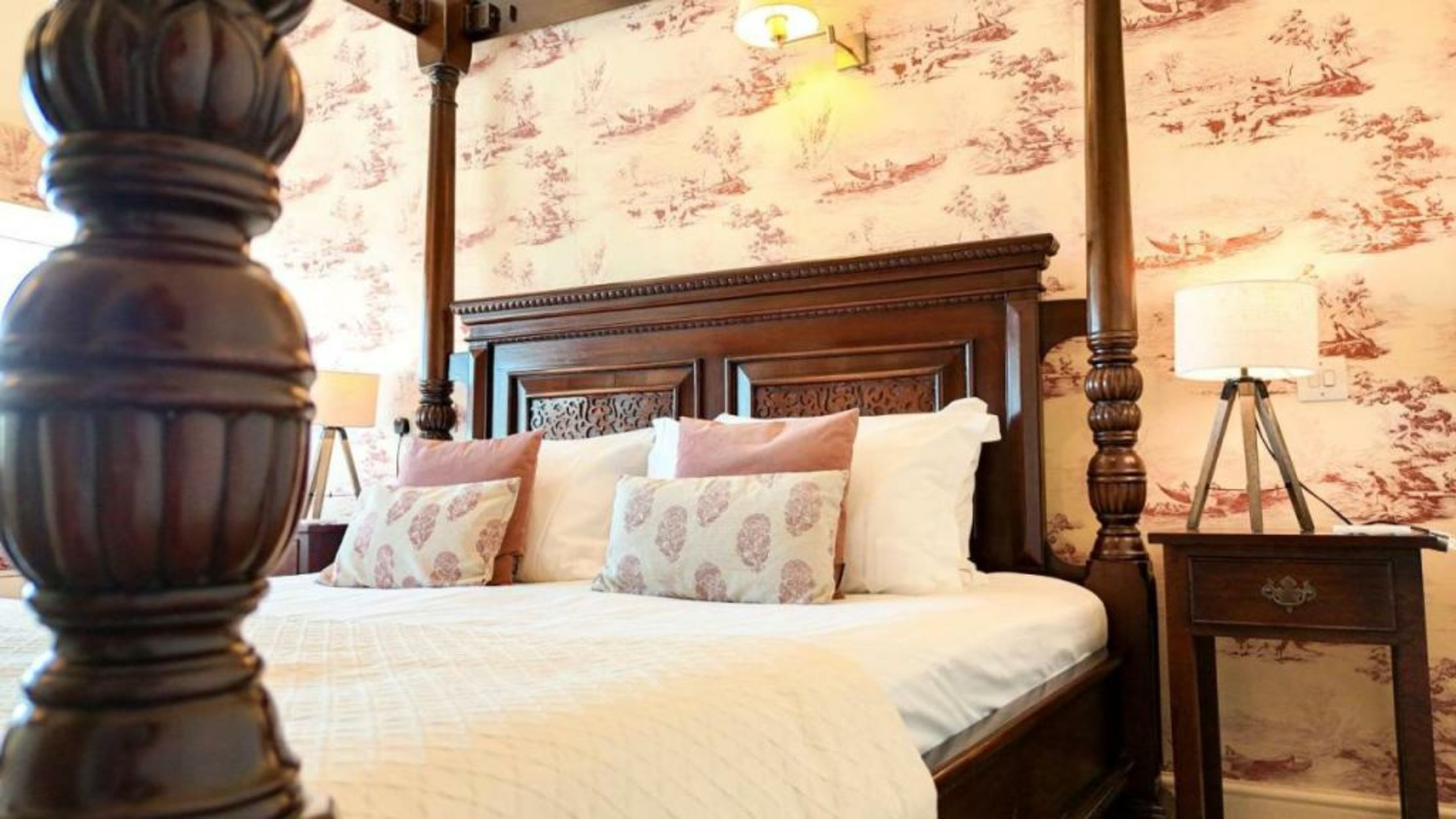 The Pheasant Public House & Hotel