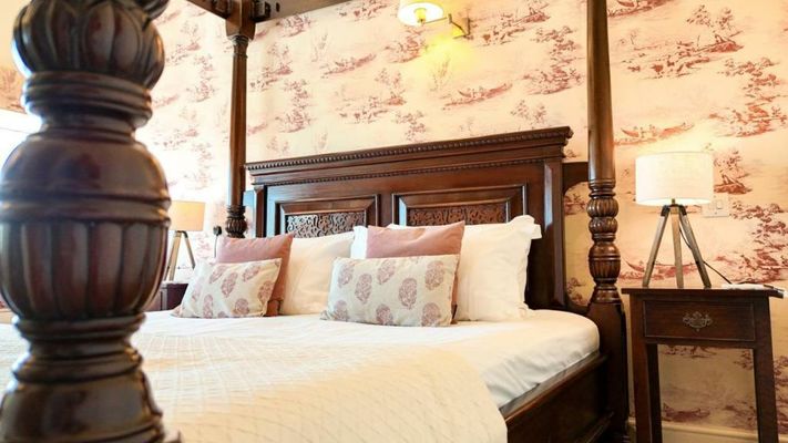 The Pheasant Public House & Hotel