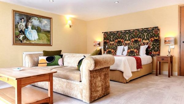 The Pheasant Public House & Hotel