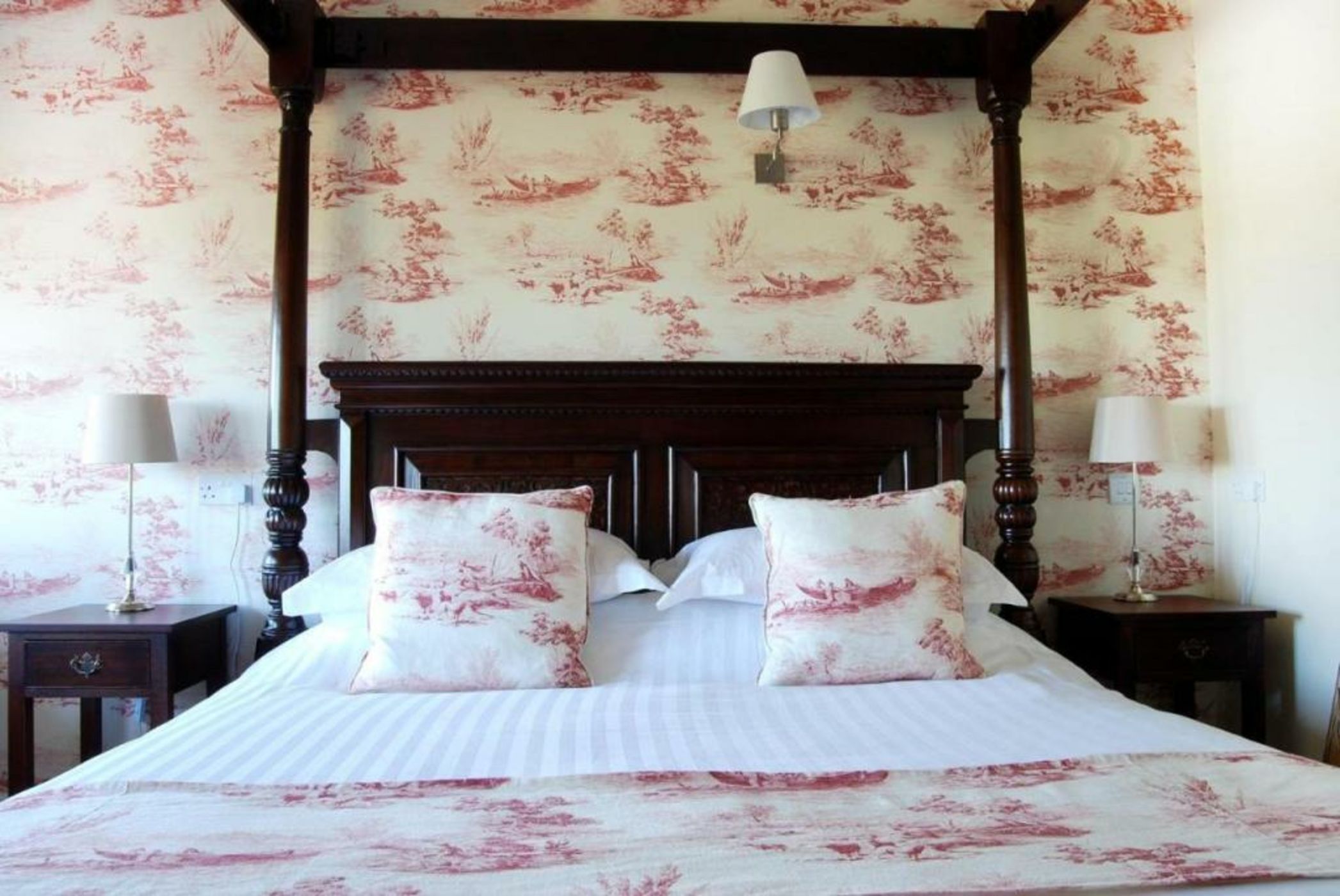 The Pheasant Public House & Hotel