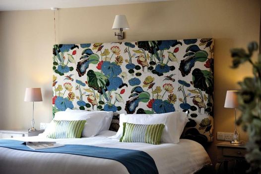The Pheasant Public House & Hotel