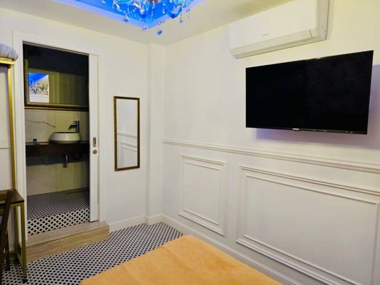 Luciano Valletta Boutique