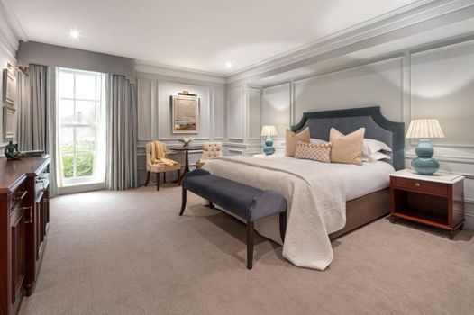 Hayfield Manor