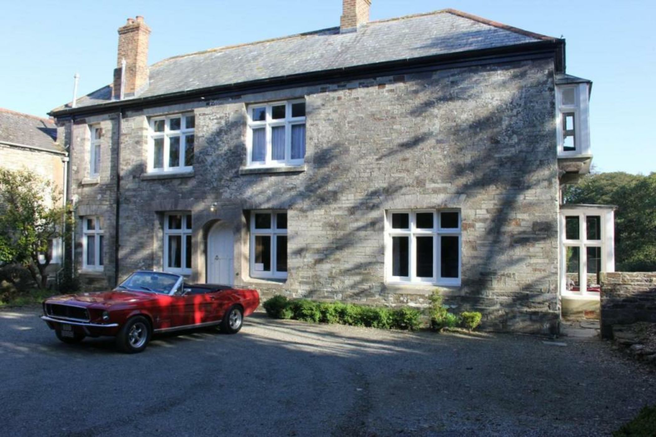 Costislost House