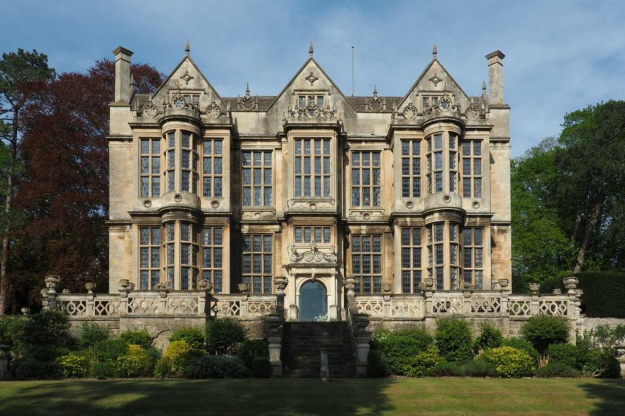 The Hall Estate - Historic Grade I-listed Jacobean Mansion