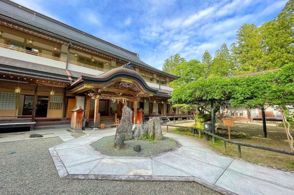 高野山 宿坊 総持院 -Koyasan Shukubo Sojiin-