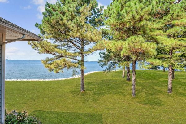 Wades Point Inn on the Bay