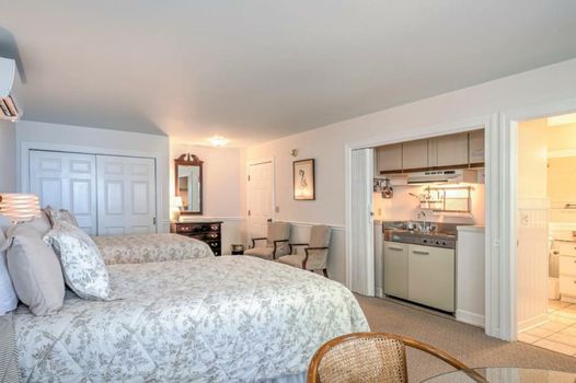 Wades Point Inn on the Bay