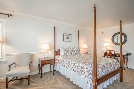 Wades Point Inn on the Bay