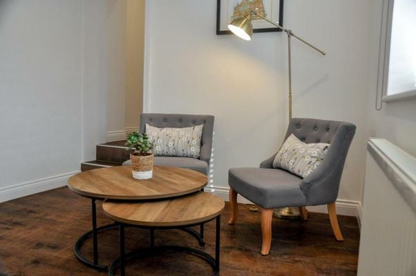 Upstairs at 33 - Self check in boutique accommodation in Worcester Centre