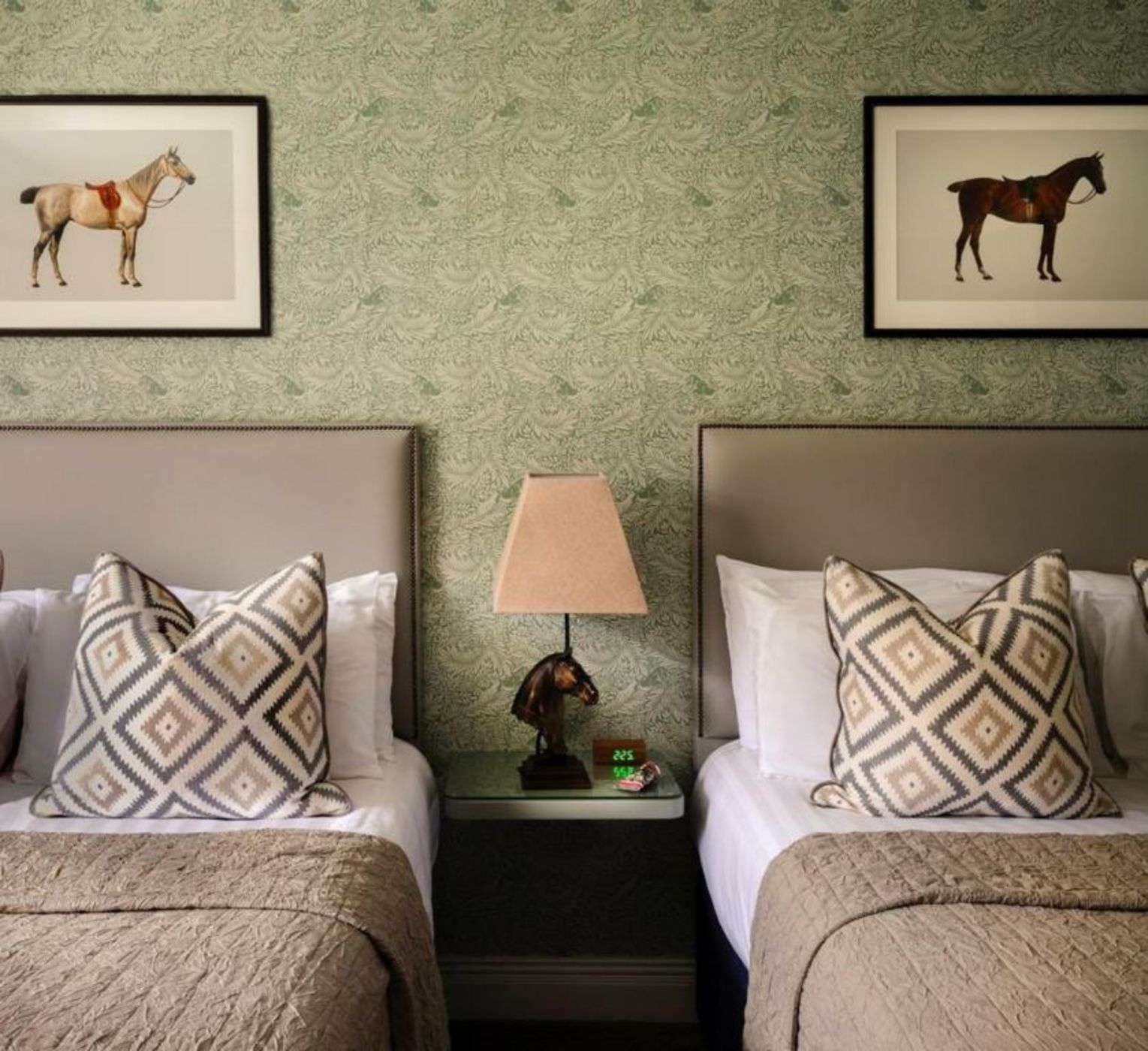 Horse & Jockey Hotel