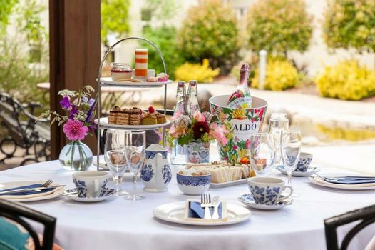 Horse & Jockey Hotel