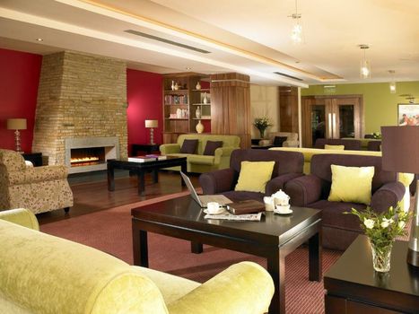 Horse & Jockey Hotel