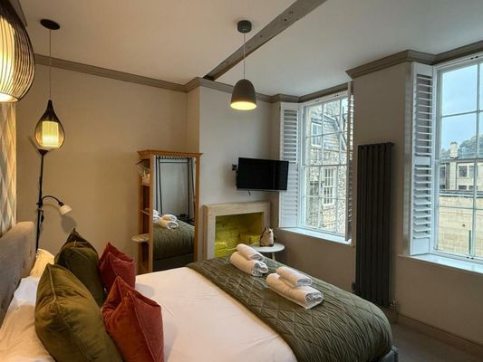 Dream Stays Bath - Beau Street Apartments