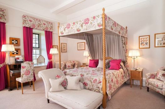 Llangoed Hall