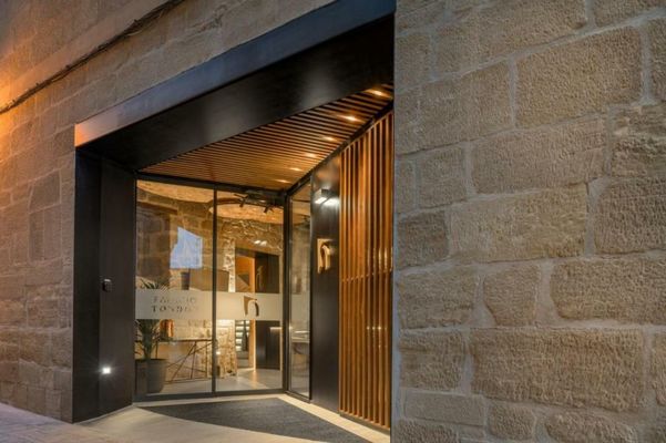 Palacio Tondon Autograph Collection