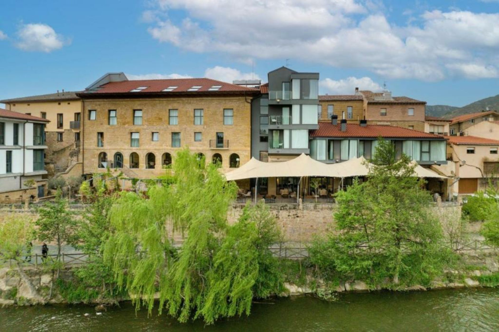 Palacio Tondon Autograph Collection