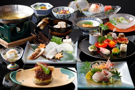 Nara Kasugaokuyama Tsukihitei