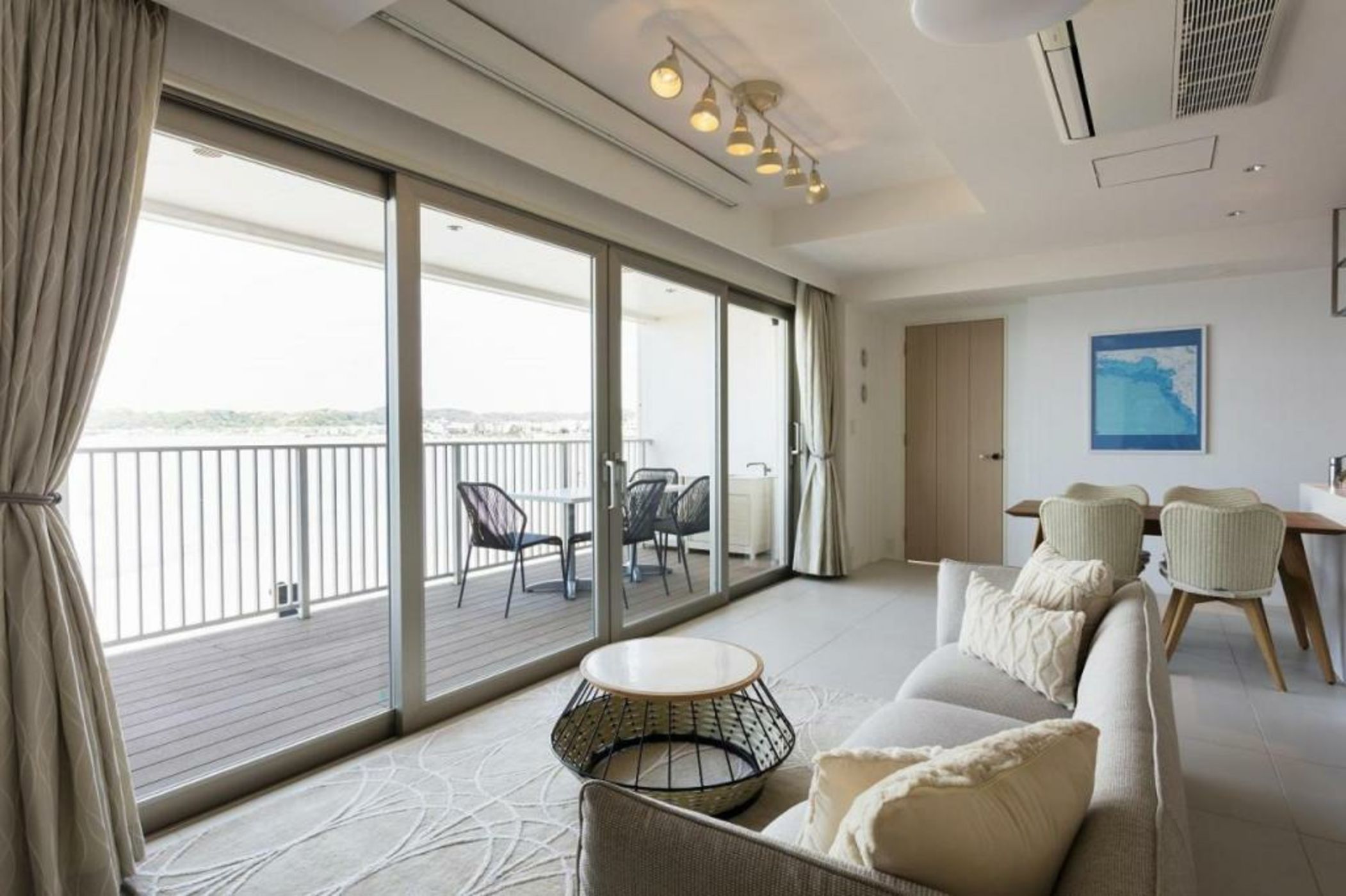 THE HARBOR TERRACE
