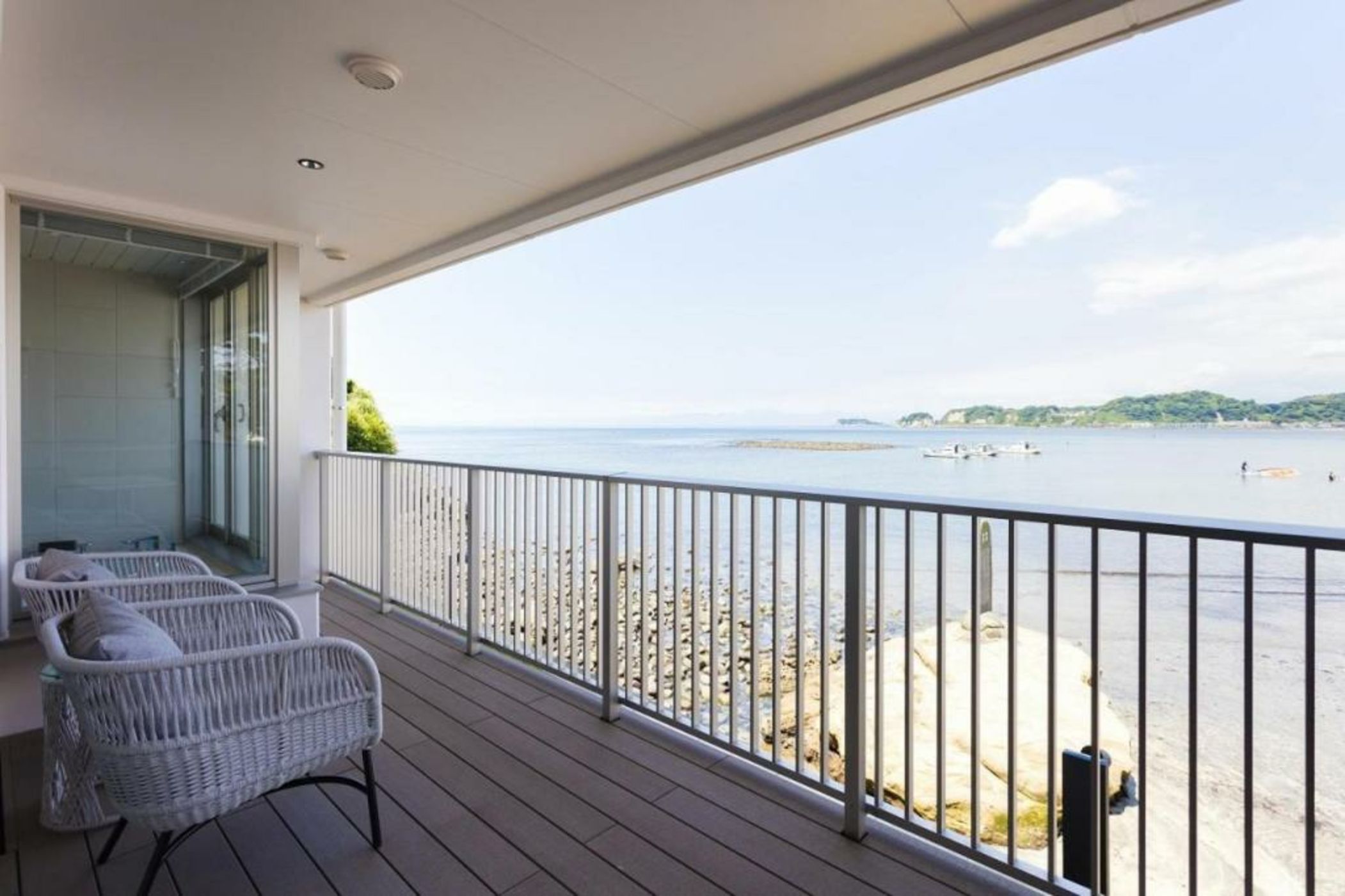 THE HARBOR TERRACE