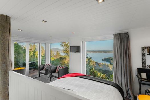 Acacia Cliffs Lodge