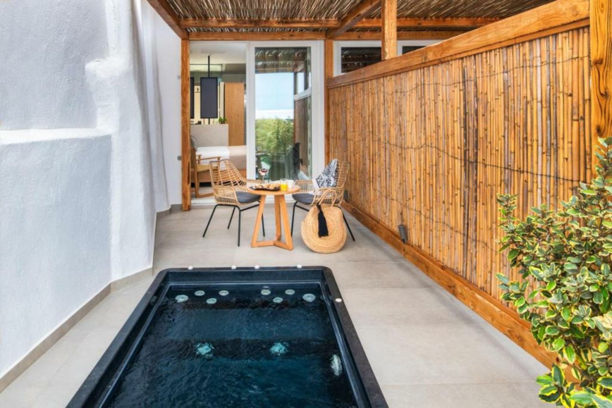 Callia Retreat Suites - Adults Only